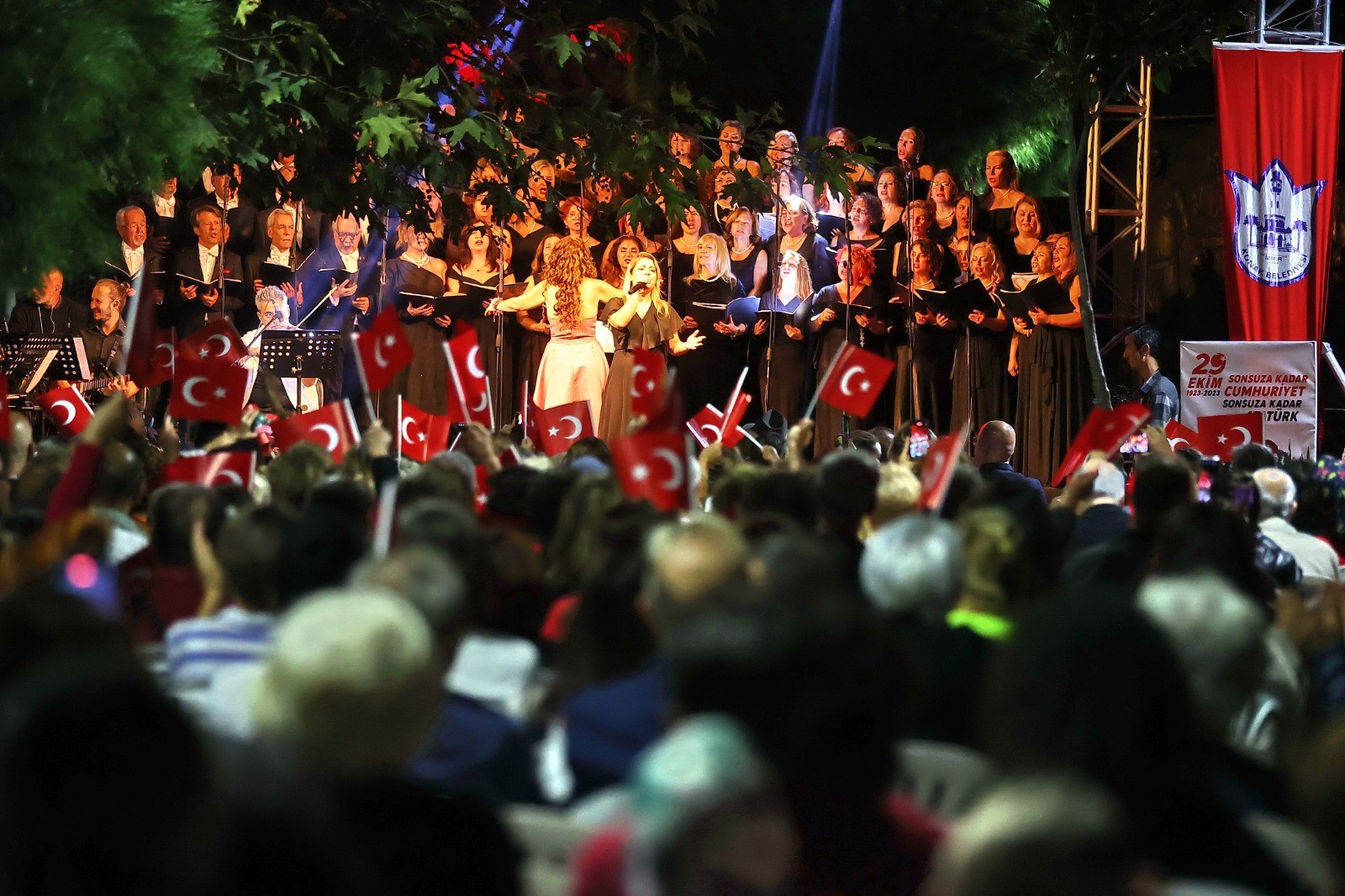 Konak’ta 100. Yıl Coşkusu Sürüyor